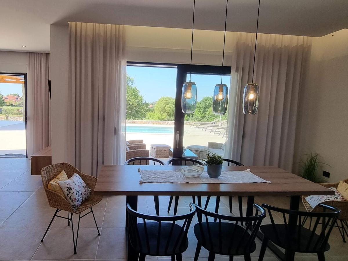 Luxury Villa Serena 2022 - With Heated Pool Cukrici Екстериор снимка