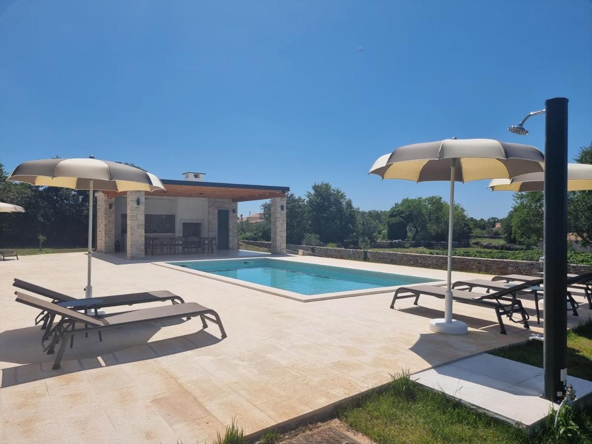 Luxury Villa Serena 2022 - With Heated Pool Cukrici Екстериор снимка